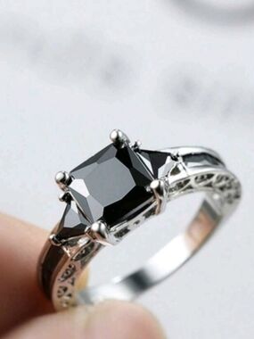 Black Stone Silver-Tone Vintage Filigree Ring